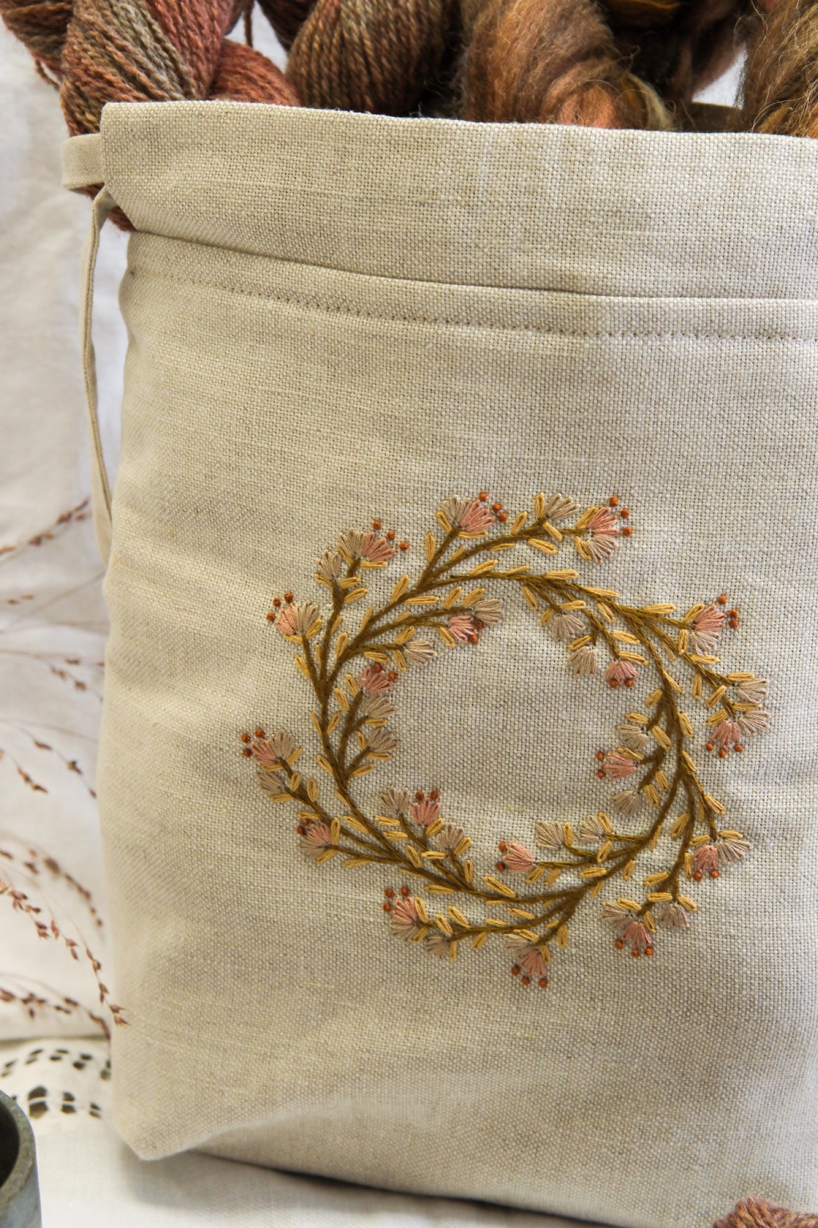 Hand-Embroidered Wreath Project Bag - Pajauta Makes [Special Edition]